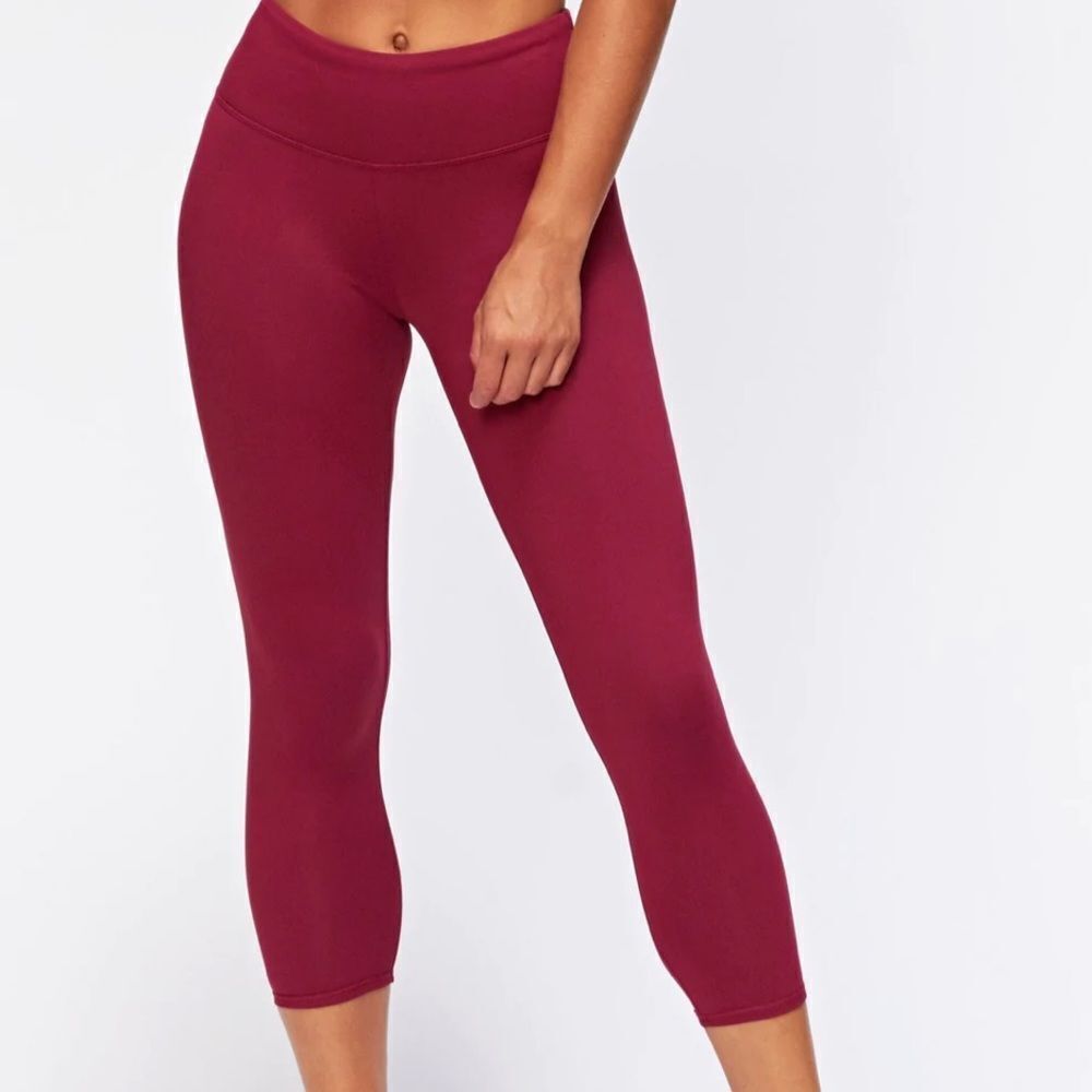 THREADS 4 THOUGHT | "T4T" Womens Athletic Leggings Crop Mid Rise Medium Burgundy